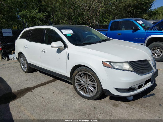 Salvage Lincoln MKT Image