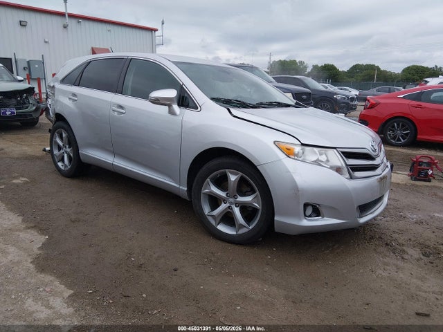 Salvage Toyota Venza Image