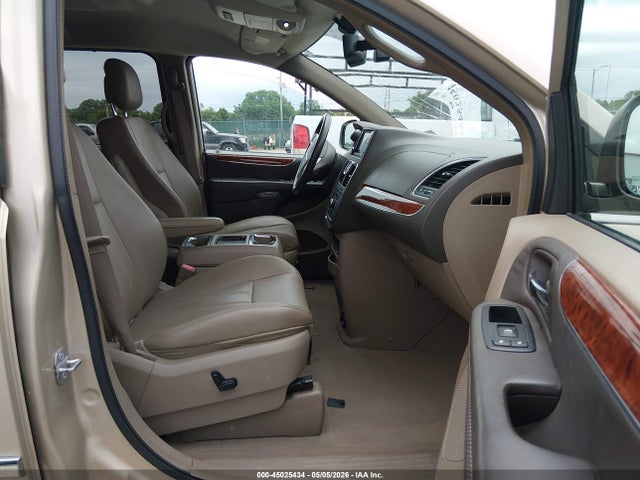 Chrysler Town & Country Touring-l