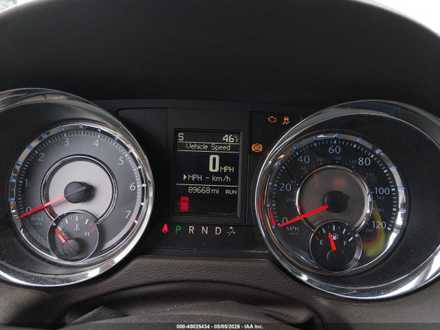 Chrysler Town & Country Touring-l