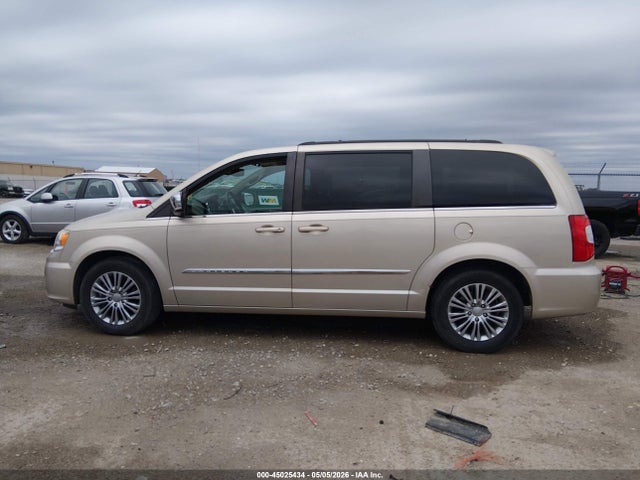 Chrysler Town & Country Touring-l