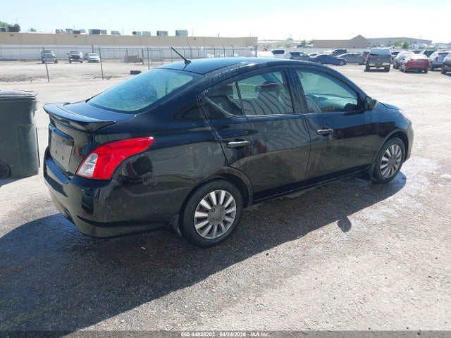 Nissan Versa 1.6 S+