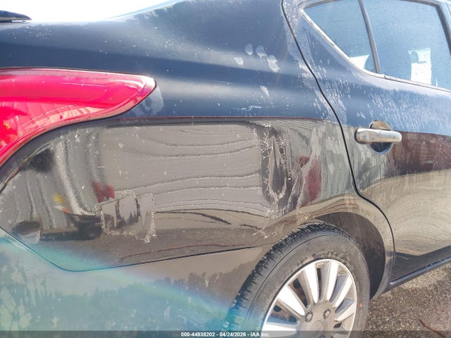 Nissan Versa 1.6 S+