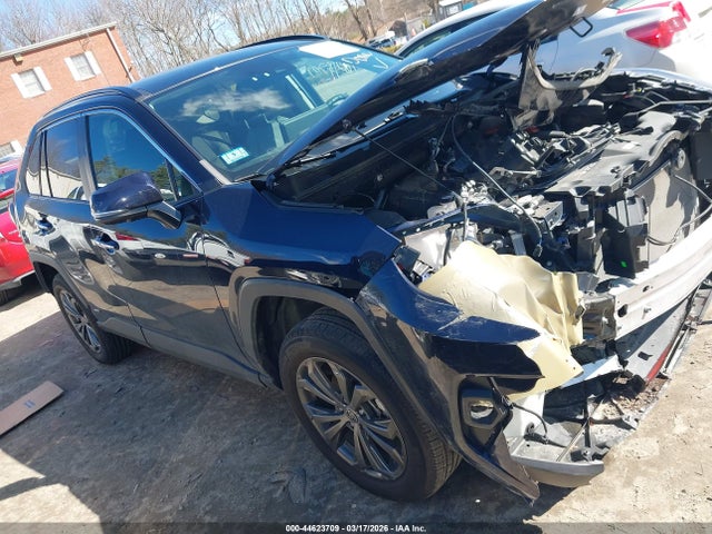Salvage Toyota RAV4 Image