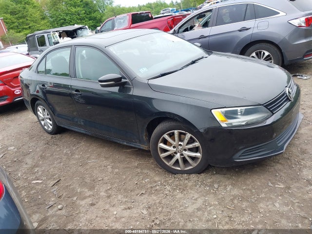 Salvage Volkswagen Jetta Image