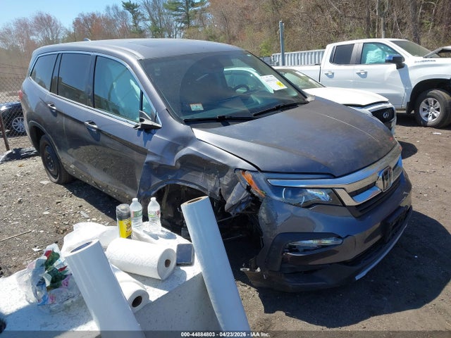 Salvage Honda Pilot Image