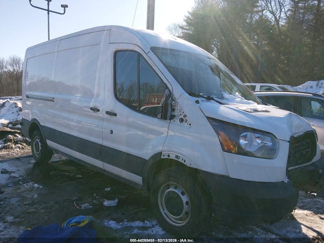Salvage Ford Transit Image
