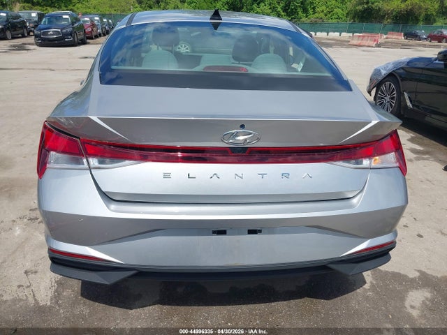 Hyundai ELANTRA Sel