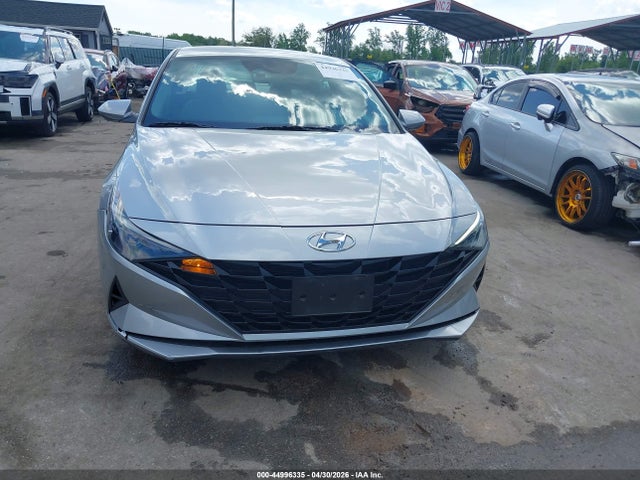 Hyundai ELANTRA Sel