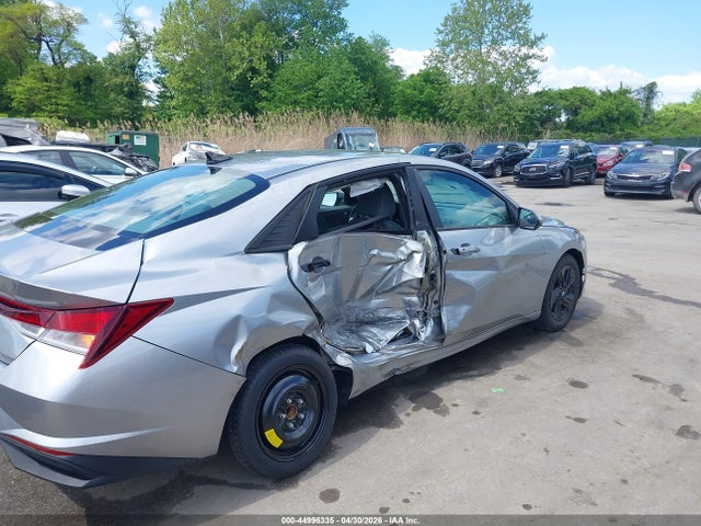 Hyundai ELANTRA Sel