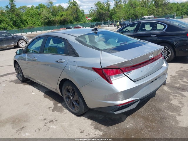 Hyundai ELANTRA Sel