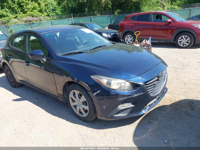 Salvage Mazda Mazda3 Image