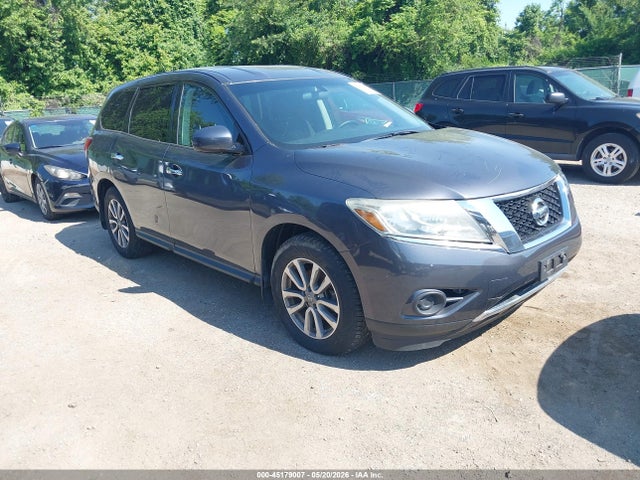 Salvage Nissan Pathfinder Image