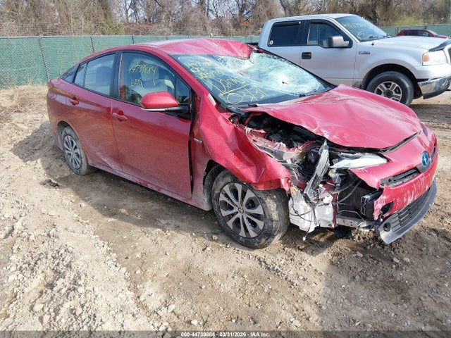 Salvage Toyota Prius Image