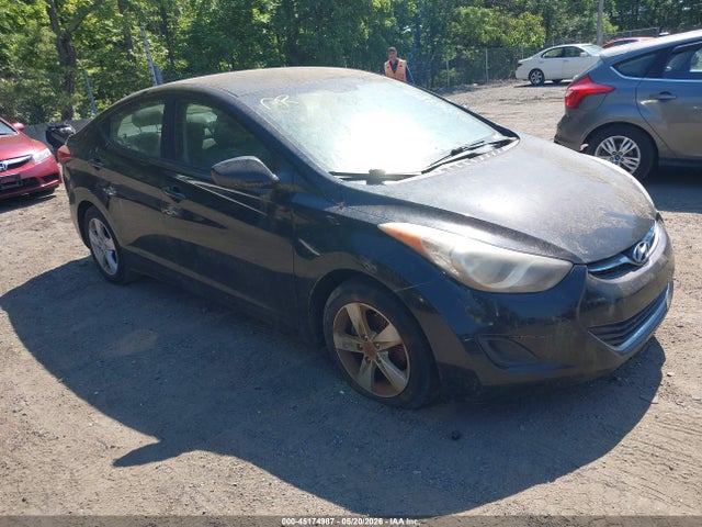 Salvage Hyundai ELANTRA Image