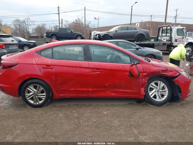 Hyundai ELANTRA Sel