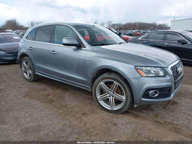 Salvage Audi Q5 Image