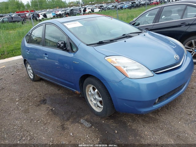 Salvage Toyota Prius Image