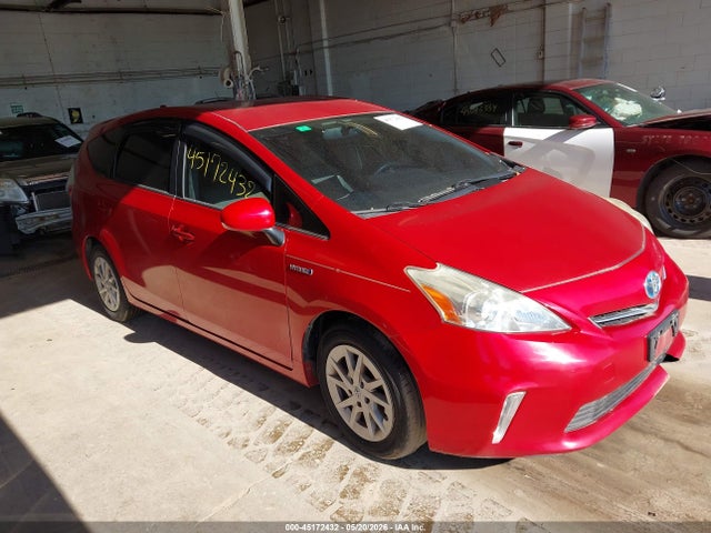 Salvage Toyota Prius v Image