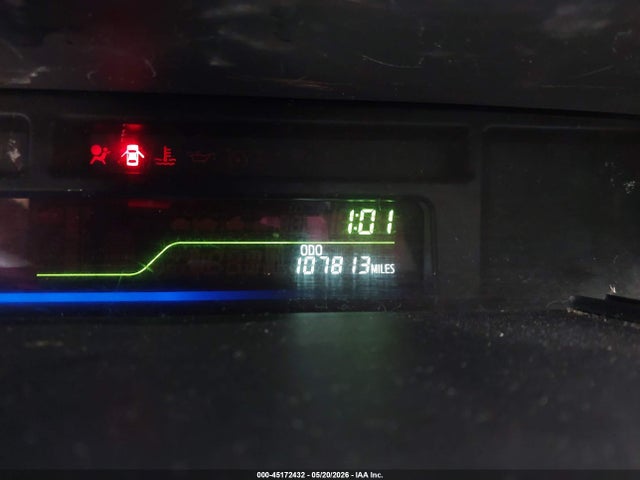 Toyota Prius v Two