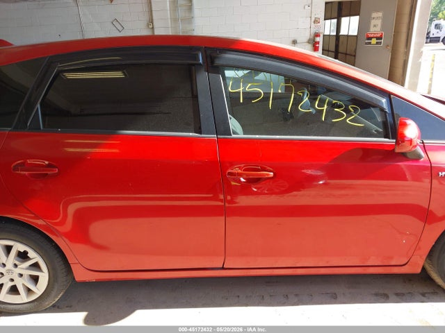 Toyota Prius v Two