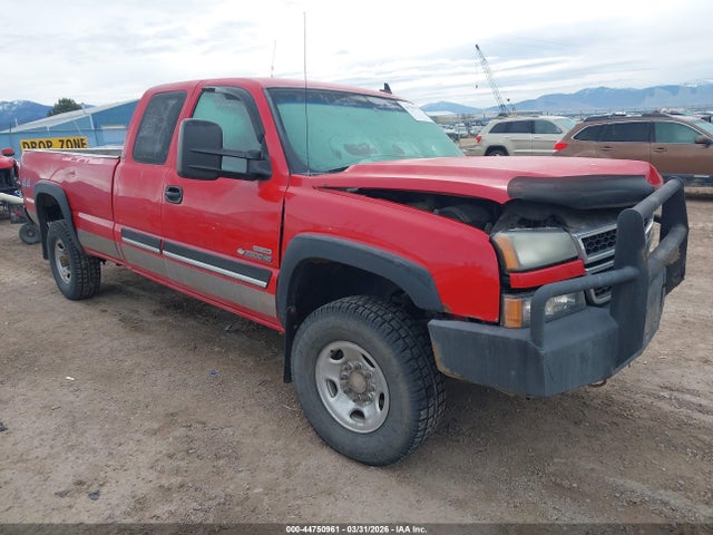 Salvage Chevrolet Silverado 2500 Image