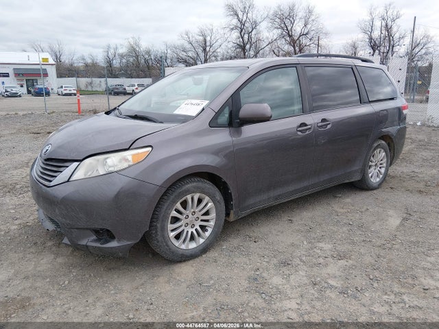 Toyota Sienna Xle V6