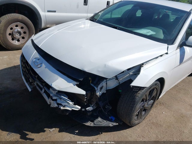 Hyundai ELANTRA Sel