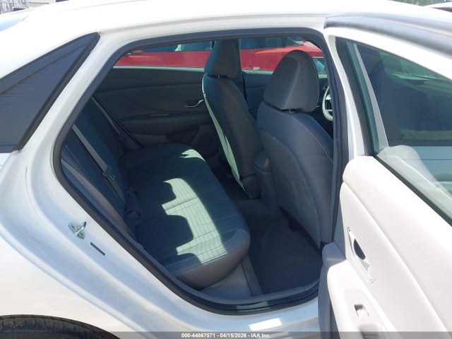 Hyundai ELANTRA Sel