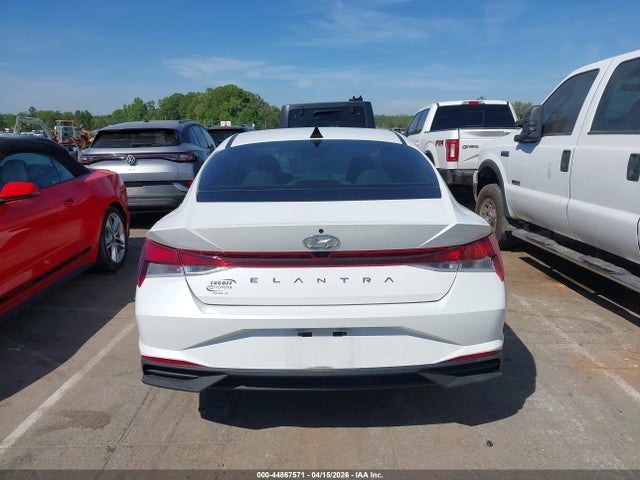 Hyundai ELANTRA Sel