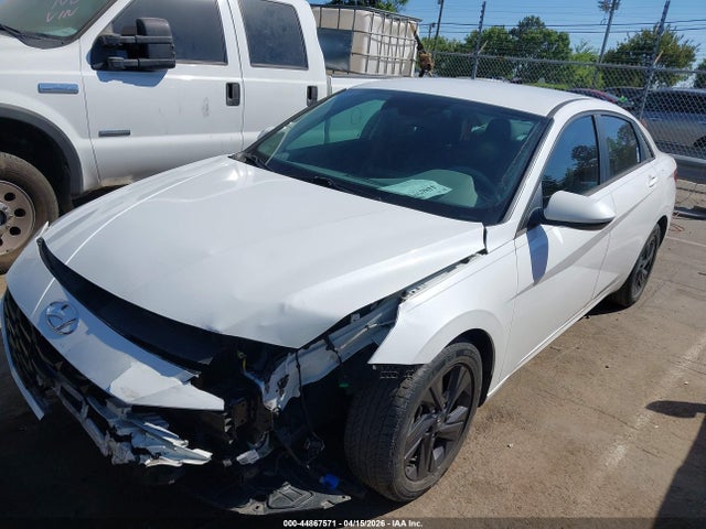 Hyundai ELANTRA Sel