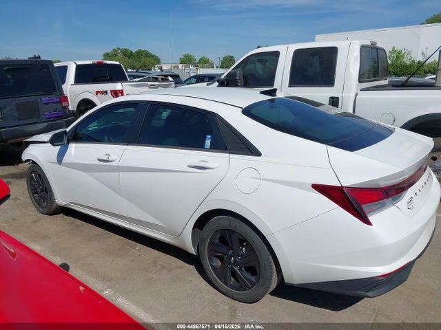 Hyundai ELANTRA Sel