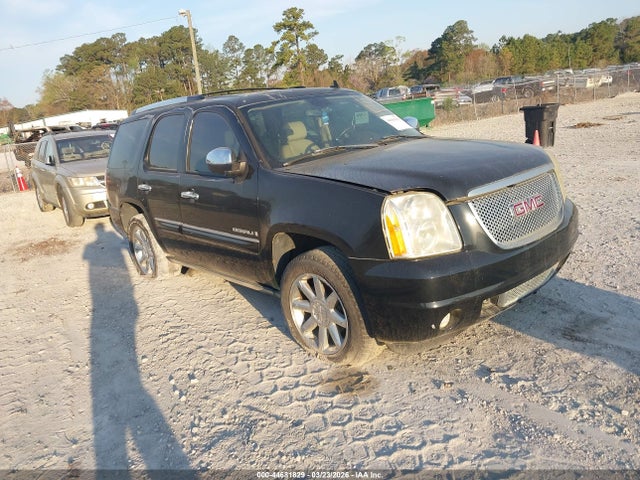 Salvage GMC Yukon Image