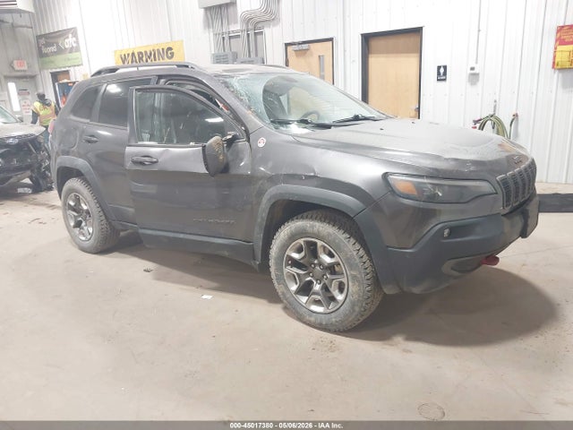 Salvage Jeep Cherokee Image