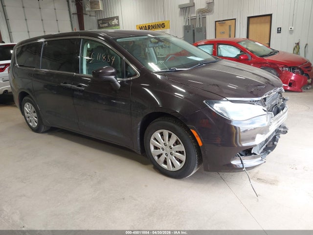 Salvage Chrysler Pacifica Image