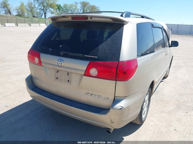 Toyota Sienna Le