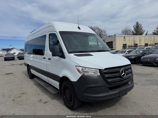 Salvage Mercedes-Benz Sprinter 2500 Image