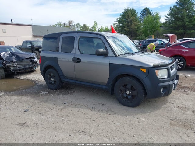 Salvage Honda Element Image