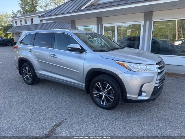 Salvage Toyota Highlander Image