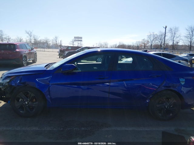 Hyundai ELANTRA Sel