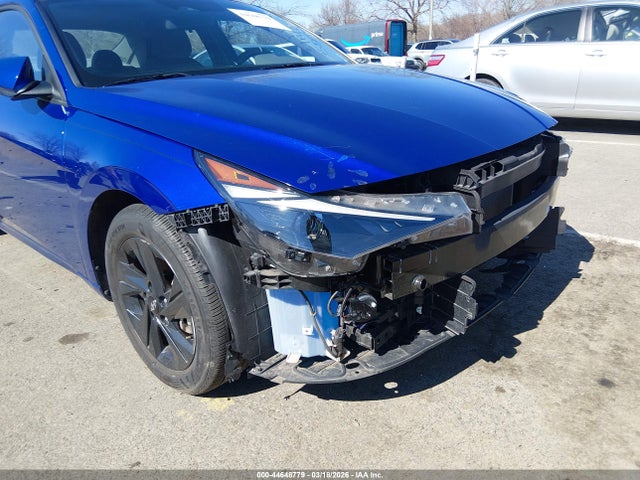 Hyundai ELANTRA Sel