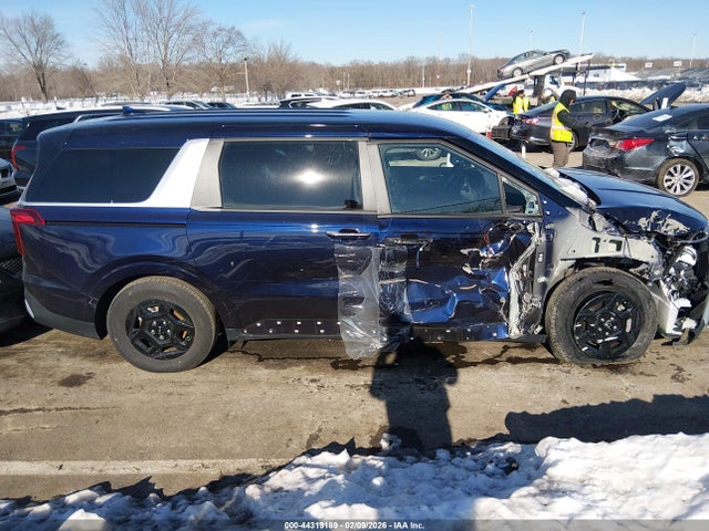 Kia Carnival Lxs