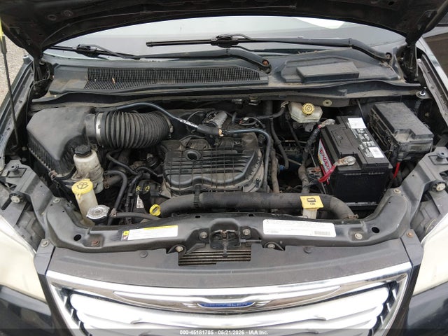 Chrysler Town & Country Touring-l