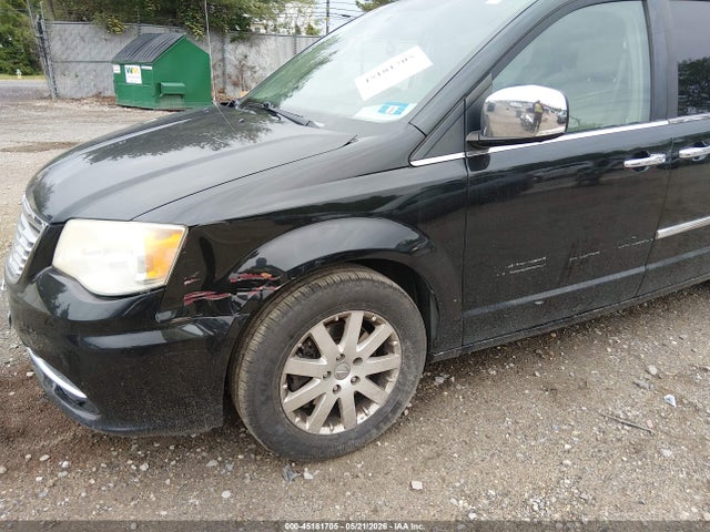 Chrysler Town & Country Touring-l