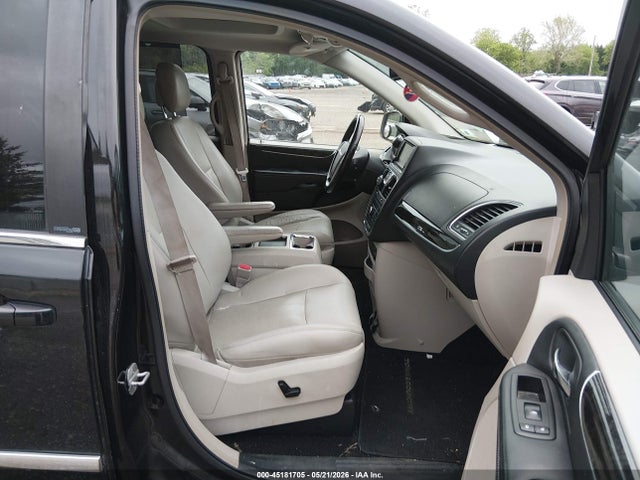 Chrysler Town & Country Touring-l