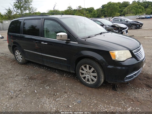Salvage Chrysler Town & Country Image