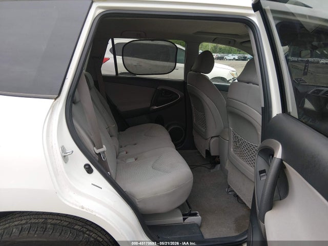 Toyota RAV4 Limited V6