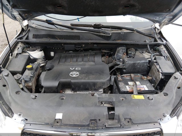 Toyota RAV4 Limited V6