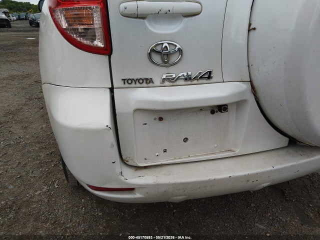 Toyota RAV4 Limited V6