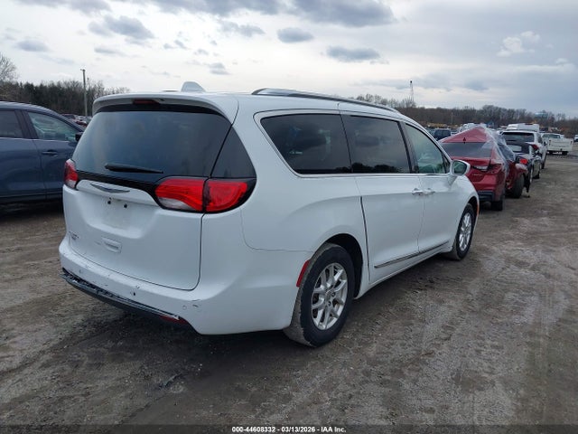 Chrysler Pacifica Touring L